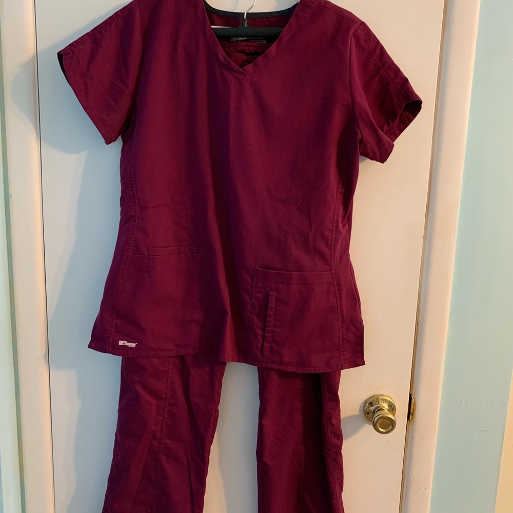 Grey’s Anatomy Active Scrub Workout Set